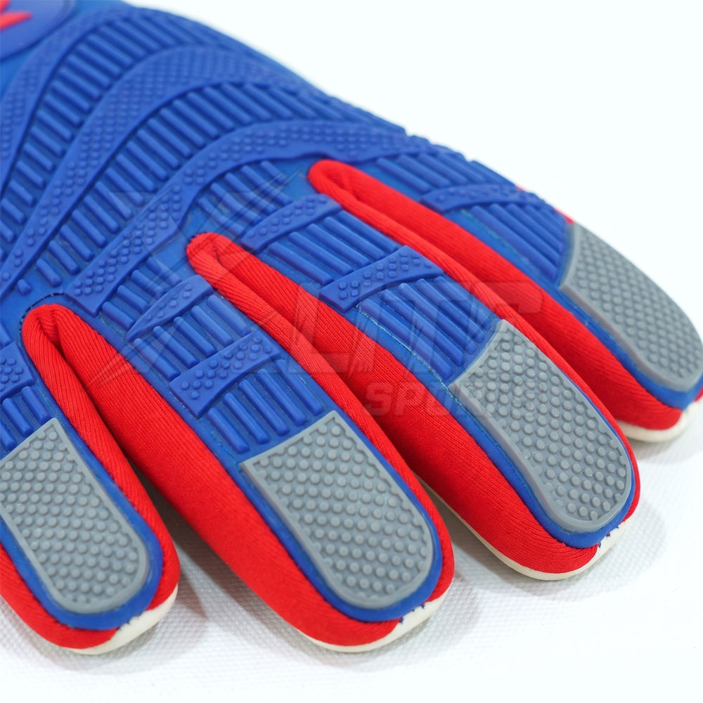 german-latex-goalkeeper-gloves-punching-zone German latex goalkeeper gloves palm and finger close-up